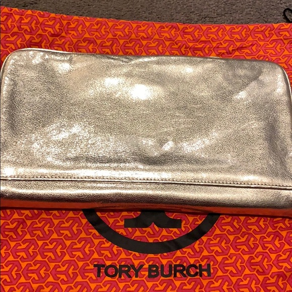 TORY BURCH CLUTCH - Picture 4 of 4